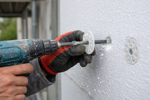 Jakie kołki do styropianu wybrać? Dobór do grubości i rodzaju ściany