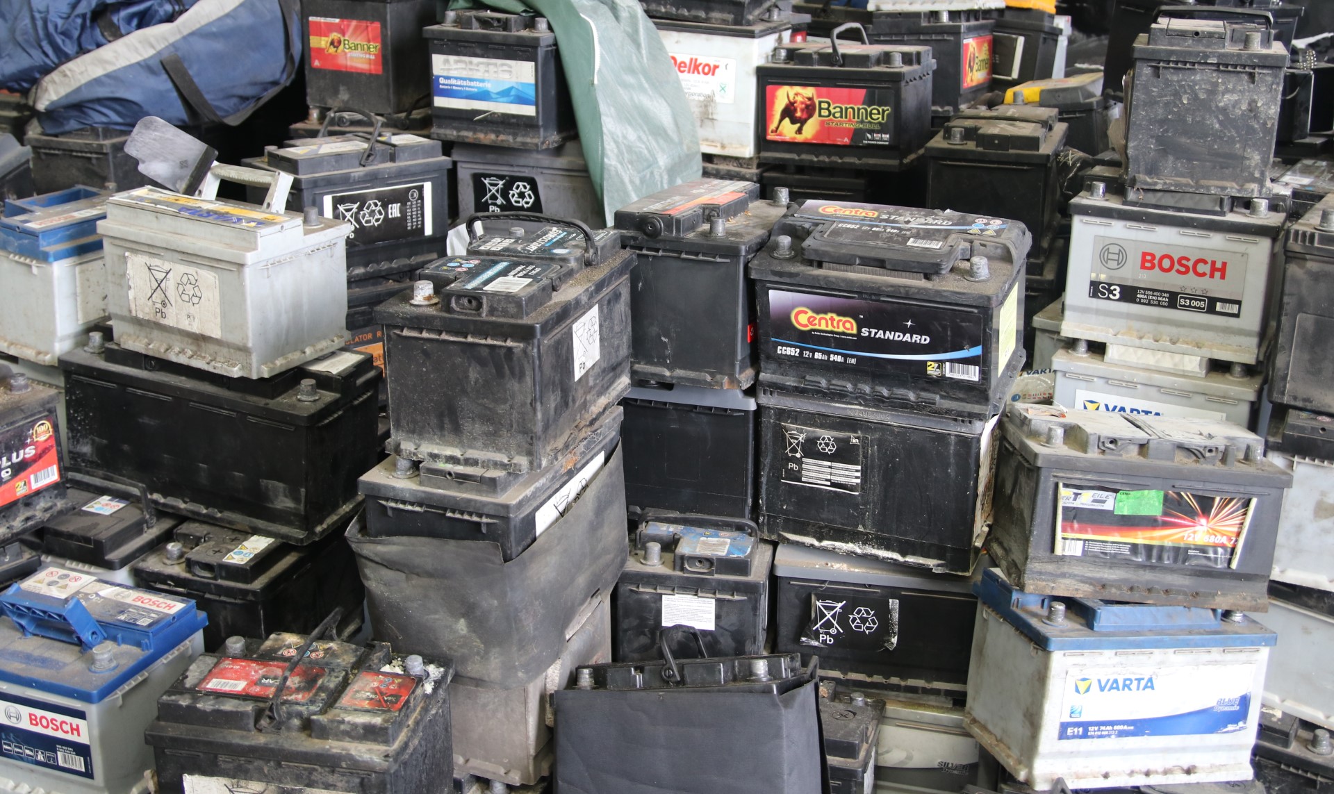 Zostawiasz stary akumulator w sklepie? Możesz sporo stracić!