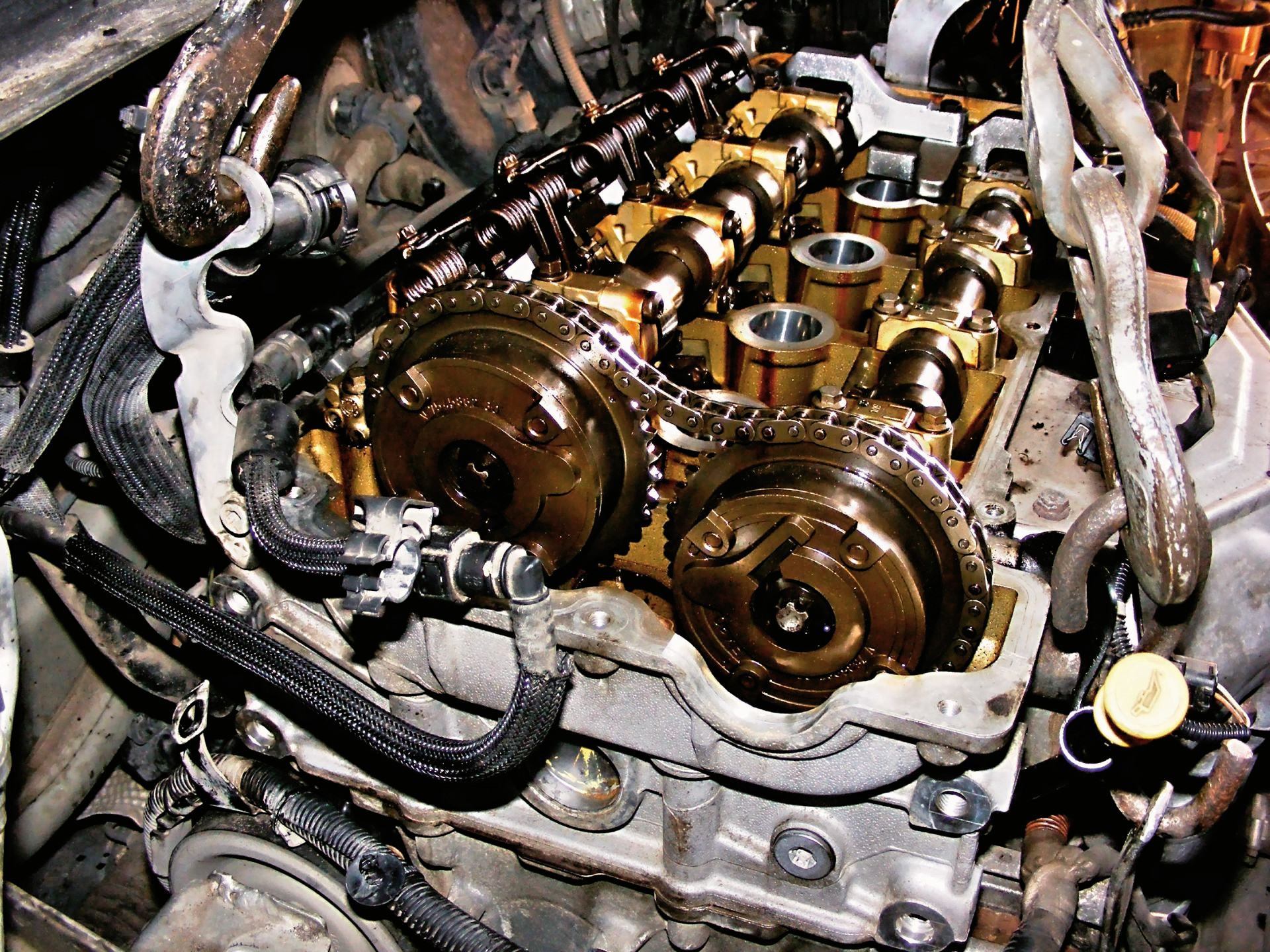 Silnik 1.6 THP – awarie rozrządu i branie oleju. Objawy, przyczyny i koszty napraw