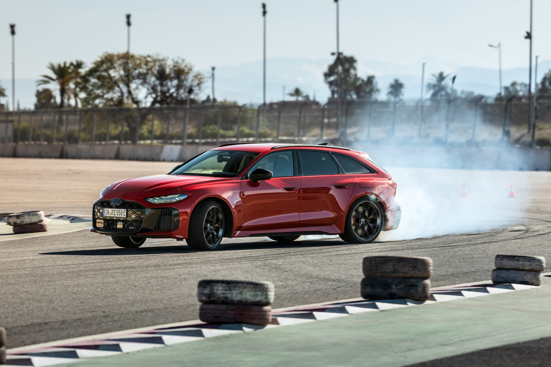 Audi RS 5 (2026) – 639 KM, hybryda i… 2,5 tony emocji