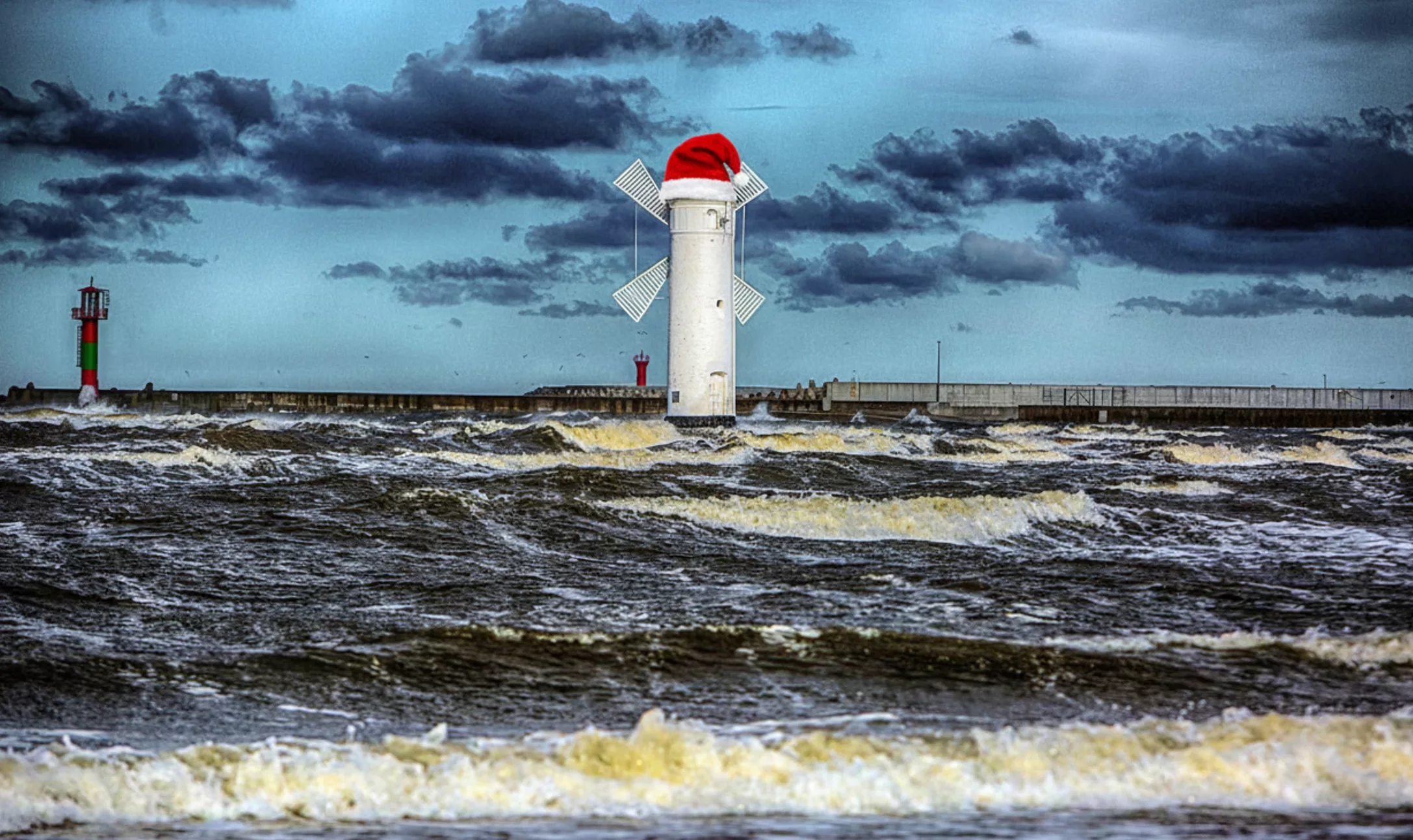 WIEMY JAKA BĘDZIE POGODA NA ŚWIĘTA 2025 NAD POLSKIM MORZEM. ZIMA ZNOWU ODPUŚCI