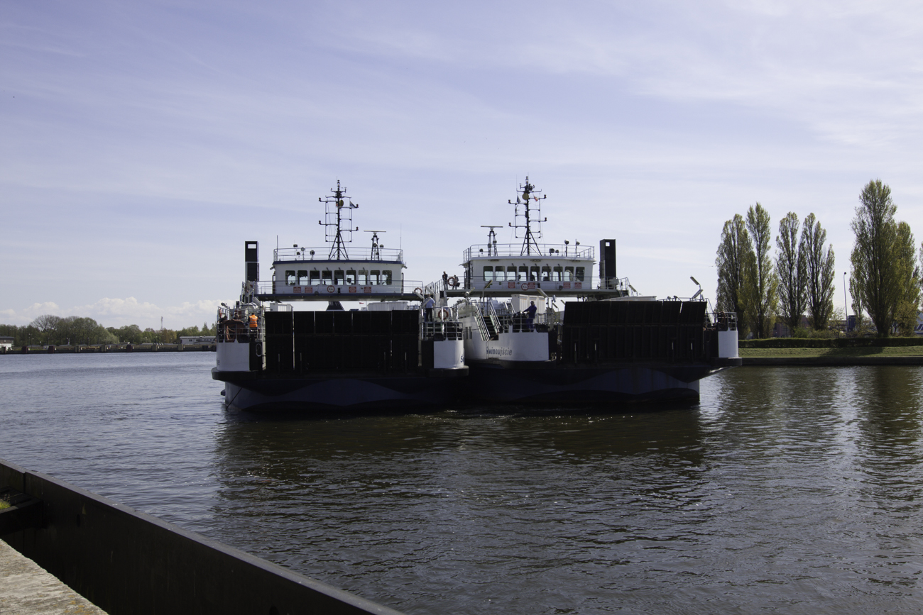 Awaria promu Bielik II w Świnoujściu. Pasażerowie musieli przesiąść się na inną jednostkę