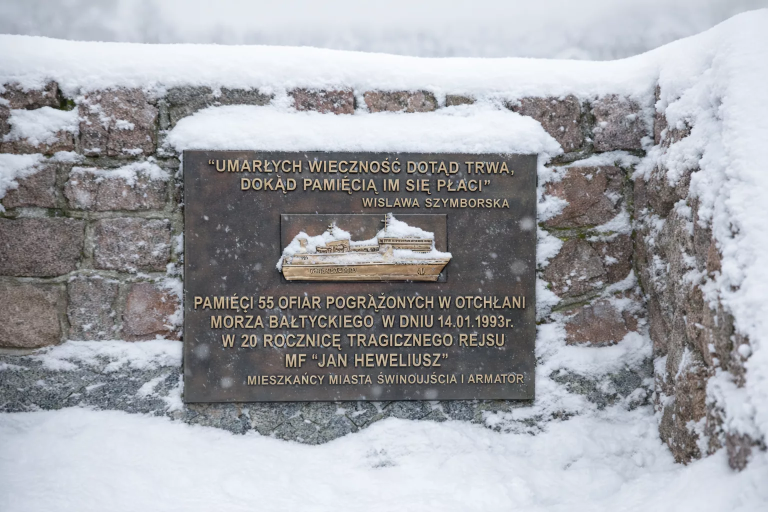 Jutro zawyją okrętowe syreny. Świnoujście pamięta ofiary katastrofy promu Jan Heweliusz