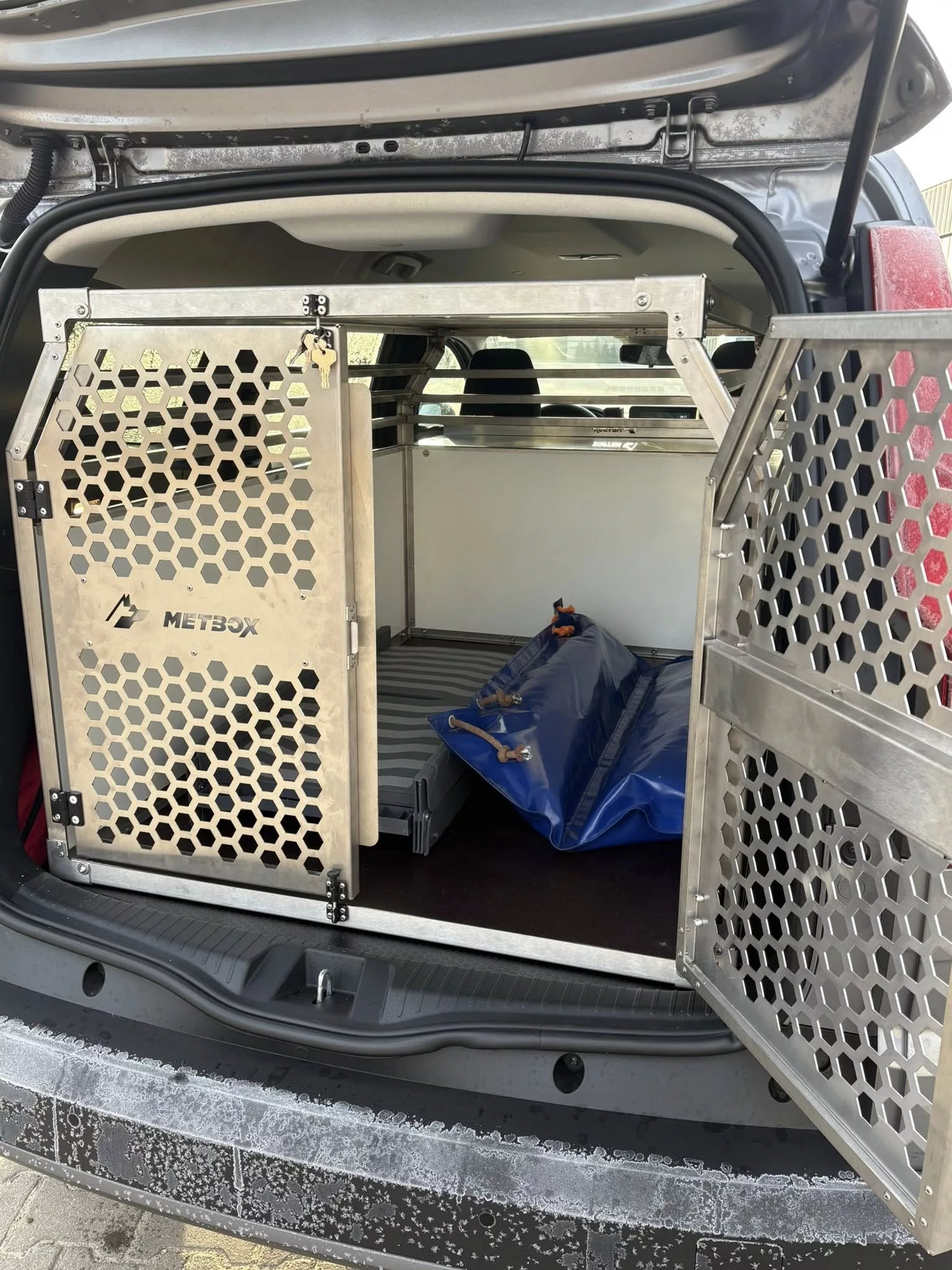 Nowy samochód dla schroniska w Świnoujściu ułatwi transport rannych i porzuconych zwierząt