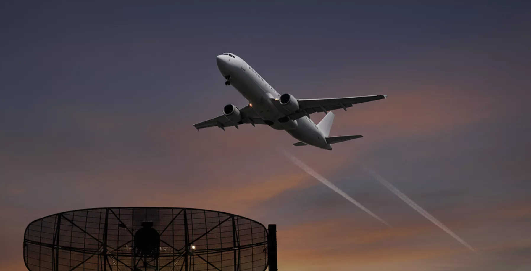 Alarm w europejskim lotnictwie. LOT odwołuje loty do Tel Awiwu, rejs do Dubaju zawrócony. Kryzys w przestrzeni powietrznej nabiera tempa