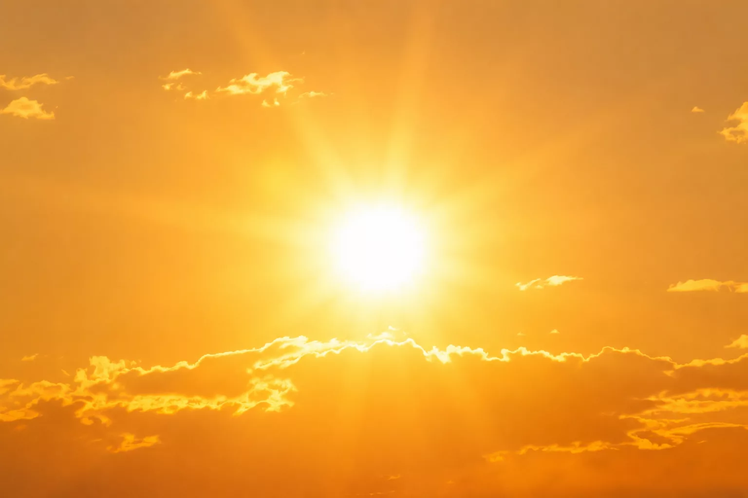 Upały uderzą w Zachodniopomorskie. IMGW podnosi alert. Temperatury przekroczą 33°C