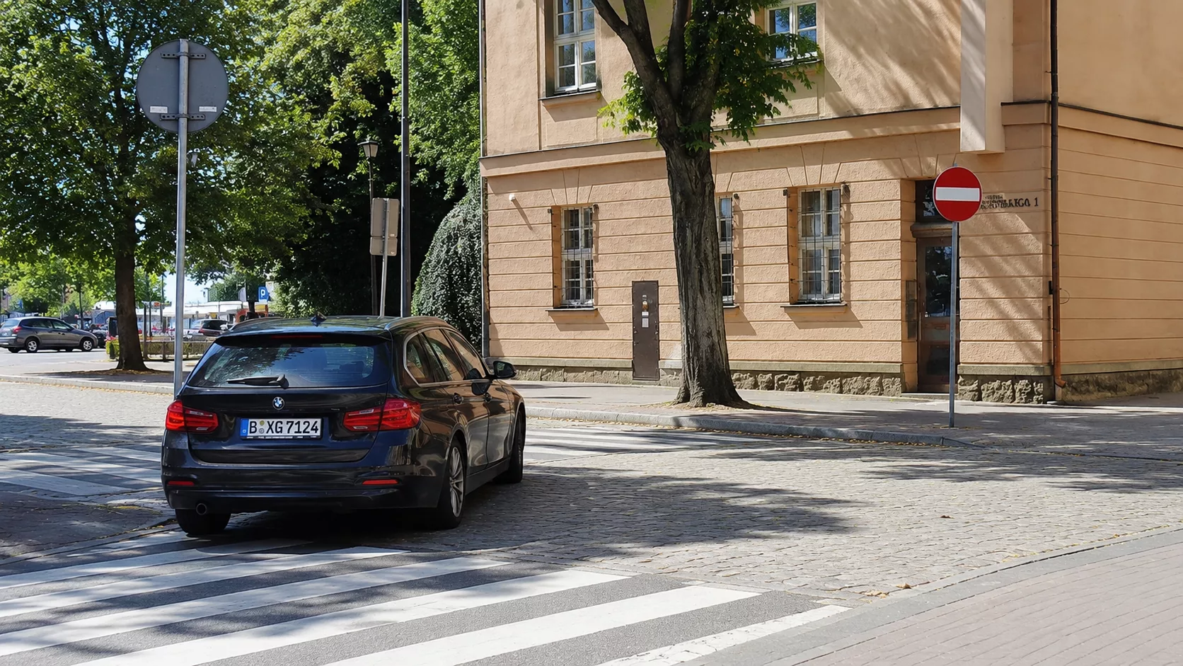 Drogowy Dziki Zachód w Świnoujściu. Zakazy, jazda pod prąd i parkowanie gdzie popadnie