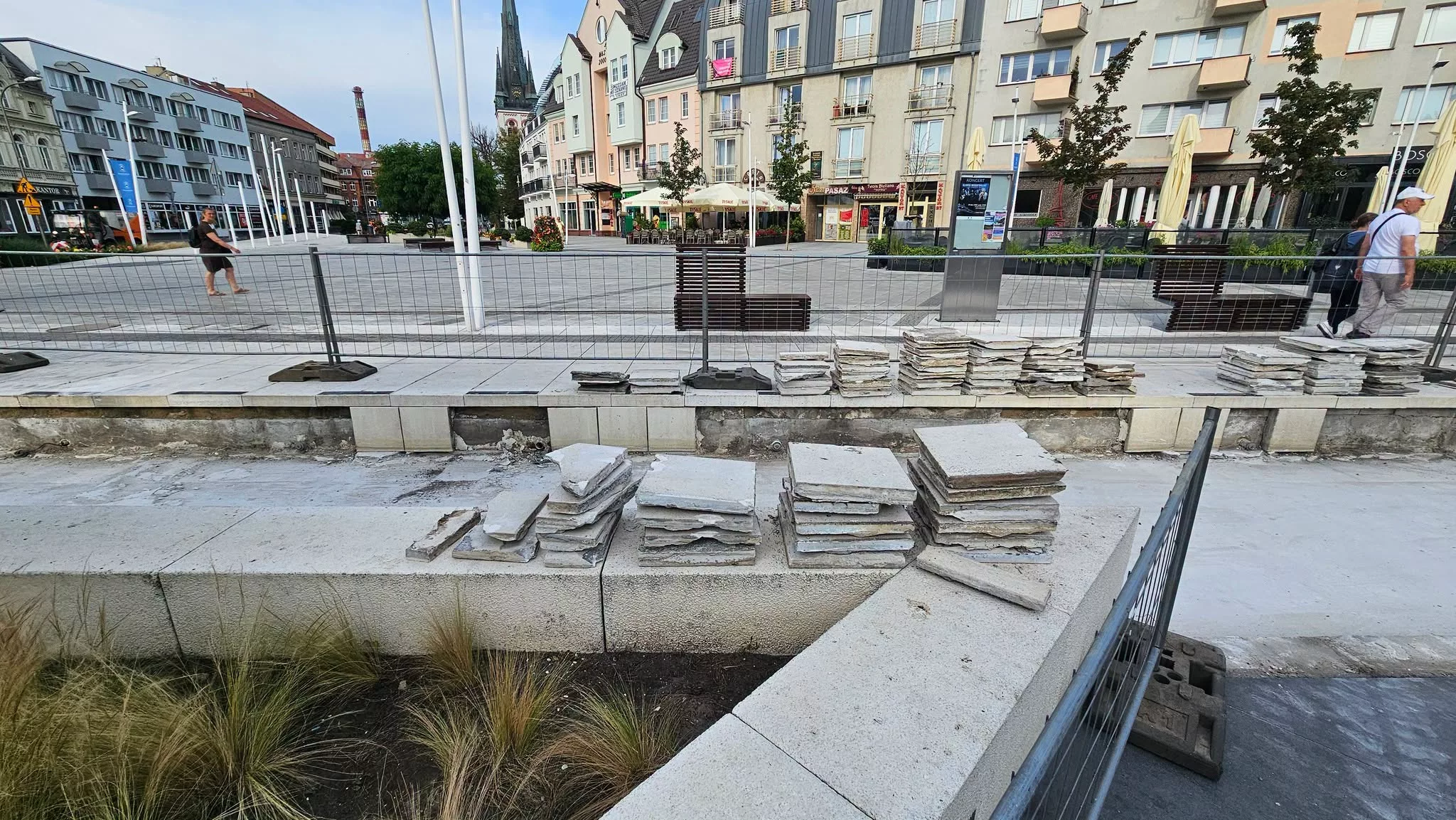 Remont Placu Wolności w środku wakacji. Czy w Urzędzie Miasta ktoś analizuje skutki takich decyzji?