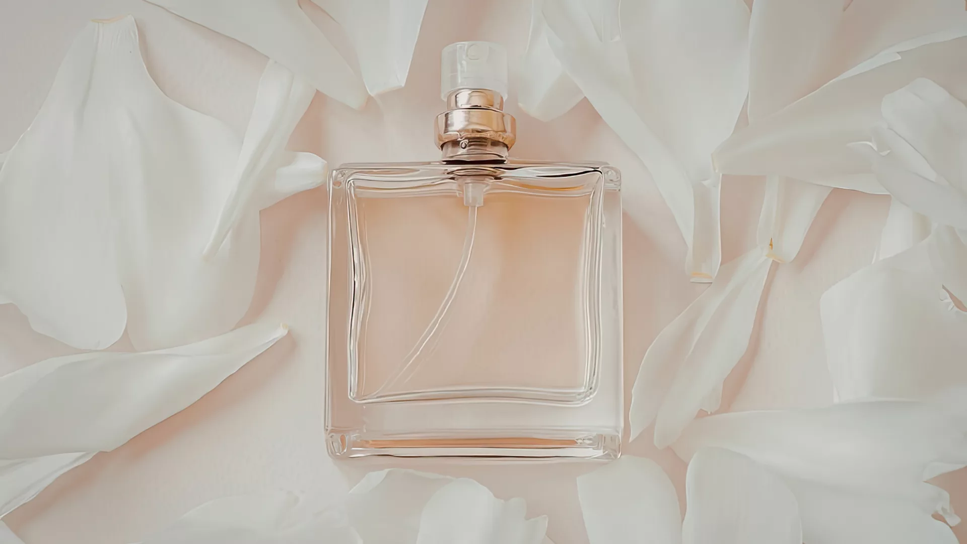 Zamienniki perfum – czy warto je kupować i gdzie ich szukać?
