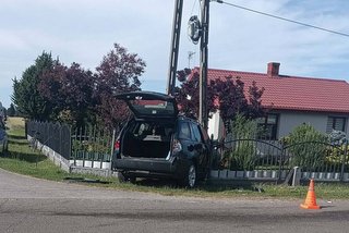 Wypadek w Stoczku. Cztery osoby poszkodowane, jedna była uwięziona w pojeździe