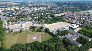 Koniec problemów z parkowaniem? Nowe miejsca postojowe już dostępne przy szpitalu w Radzyniu Podlaskim