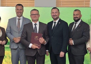 Jest umowa na modernizację drogi w Brzostówcu. Gmina Radzyń Podlaski pozyskała kolejne dofinansowanie