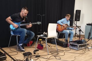 Muzyka, wspomnienia i nowa płyta. Wyjątkowy wieczór z Michałem i Jackiem Musiatowiczami w Czemiernikach